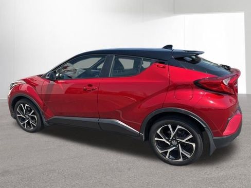 Used 2020 Toyota C-HR XLE image 16