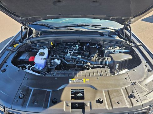 New 2025 Jeep Grand Cherokee Altitude image 9