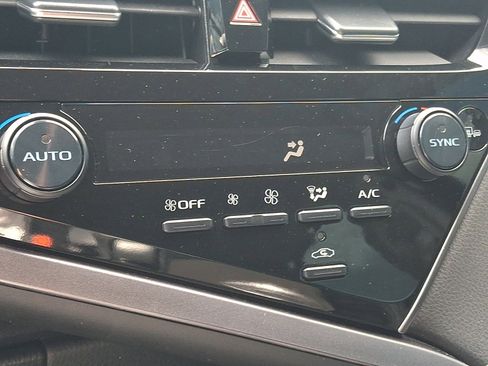 Used 2023 Toyota Camry SE FWD image 15