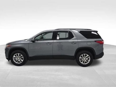 Certified 2021 Chevrolet Traverse LT image 3