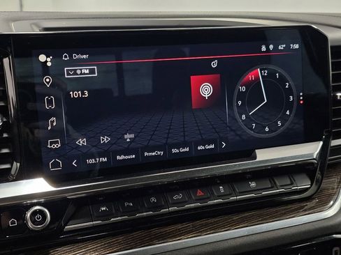 Used 2022 GMC Sierra 1500 Elevation w/ Elevation Premium Package image 17