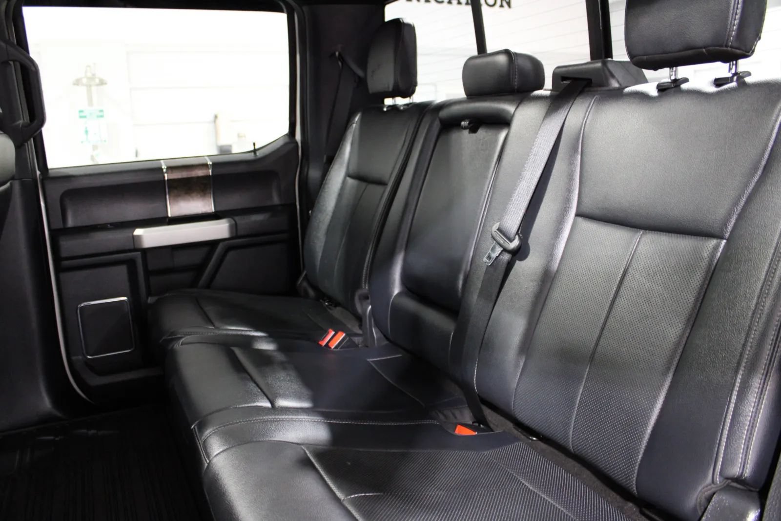 Used 2022 Ford F250 Lariat w/ Tremor Off-Road Package AWD/4WD image 28