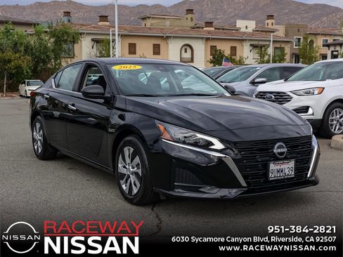Used 2025 Nissan Altima 2.5 S image 1