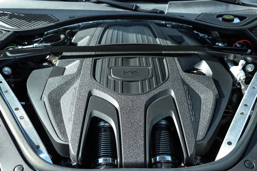 Used 2023 Porsche Panamera RWD image 30