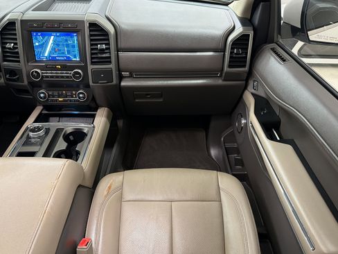 Used 2020 Ford Expedition XLT w/ Equipment Group 202A RWD image 30