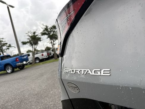 Used 2023 Kia Sportage SX FWD image 5