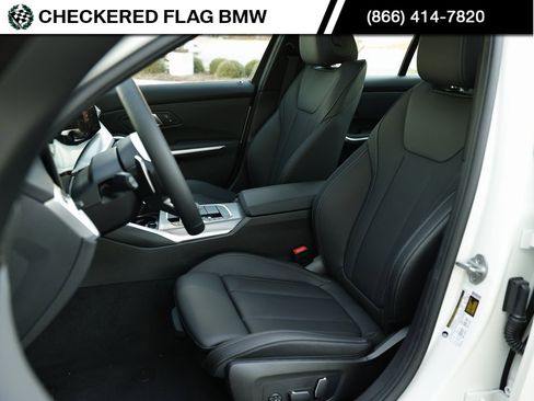 Used 2025 BMW 330i Sedan w/ M Sport Package image 22