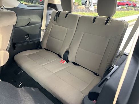 Used 2023 Ford Explorer XLT AWD/4WD image 10