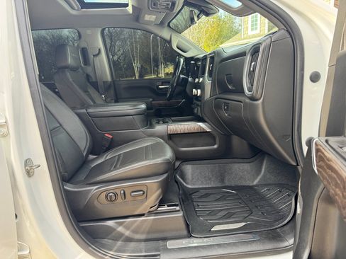 Used 2022 GMC Sierra 3500 Denali w/ Denali Ultimate Package image 20