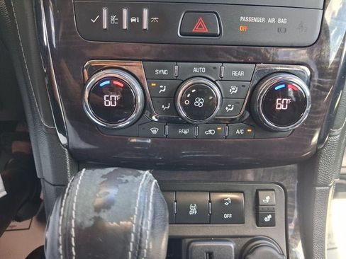 Used 2016 Buick Enclave Leather AWD/4WD image 25