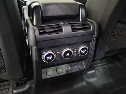New 2025 Land Rover Defender 110 X-Dynamic SE image 23