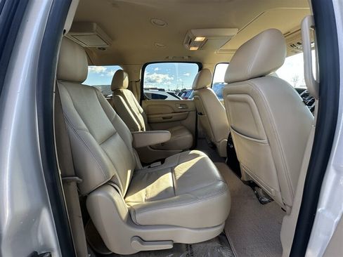 Used 2014 Cadillac Escalade ESV Premium AWD/4WD image 26