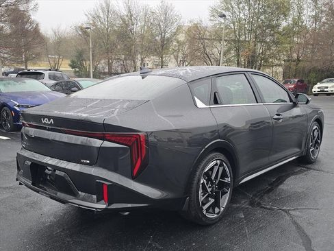 New 2025 Kia K4 GT-Line image 3