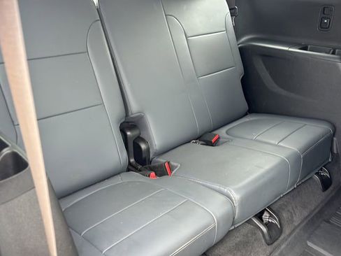 Used 2019 Chevrolet Traverse LT w/ LPO, Floor Liner Package FWD image 14