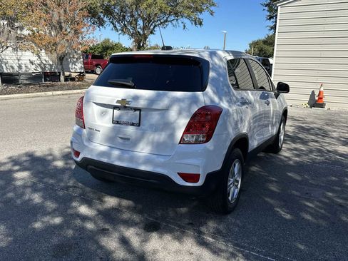 Certified 2022 Chevrolet Trax LS w/ Tint and Cruise Package image 6