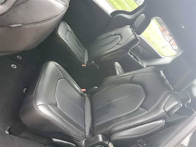 Used 2026 Chrysler Pacifica Select FWD image 9