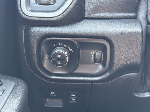 Used 2021 RAM 1500 Big Horn image 23