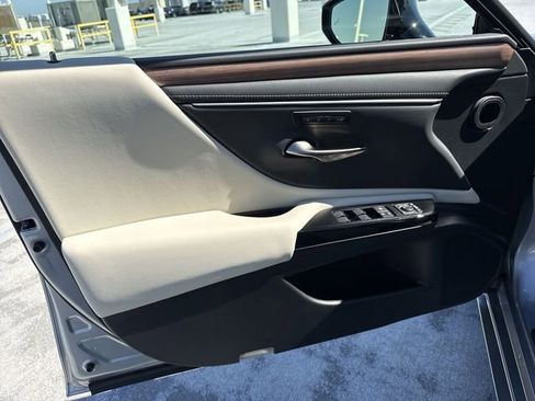 Certified 2025 Lexus ES 350 350 w/ Premium Package image 13