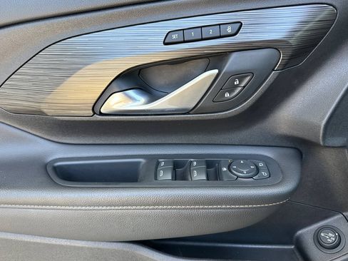 Used 2019 GMC Terrain SLT w/ Preferred Package FWD image 10