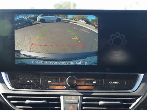 Used 2024 Nissan Altima 2.5 SR w/ SR Premium Package image 16