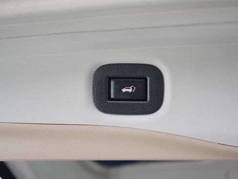 Used 2019 Nissan Rogue SL w/ Premium Package AWD/4WD image 17
