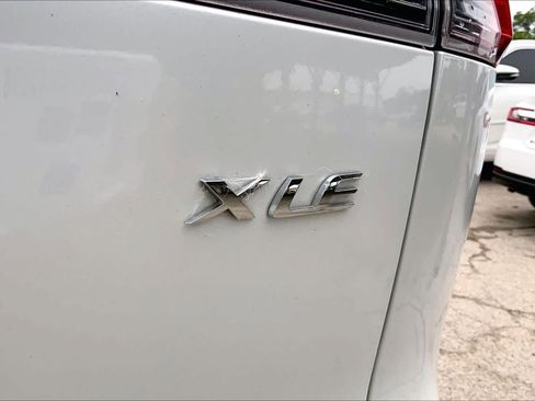 Used 2024 Toyota Corolla Cross XLE w/ Convenience Package FWD image 10