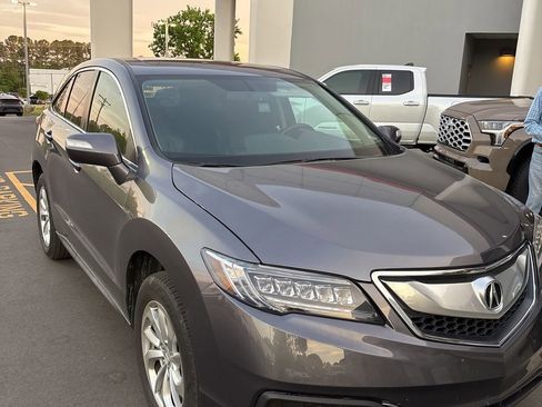Used 2017 Acura RDX w/ Technology Package FWD image 2
