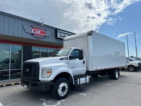 Used 2017 Ford F650 2WD Regular Cab Super Duty image 1