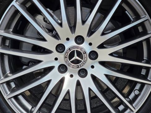 Used 2025 Mercedes-Benz GLC 300 4MATIC image 22