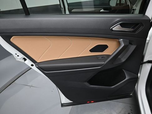 Used 2022 Volkswagen Tiguan SE image 28