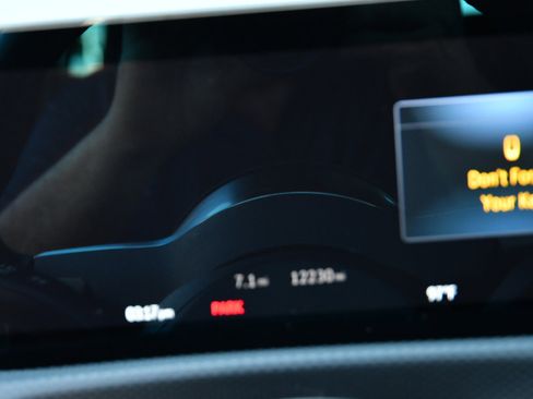 Used 2025 Mercedes-Benz CLA 250 image 11