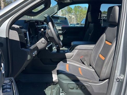 Used 2024 GMC Sierra 1500 AT4 w/ Technology Package image 11