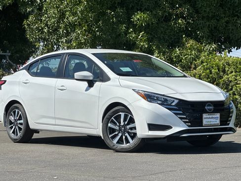 New 2025 Nissan Versa SV w/ Trunk Package image 2