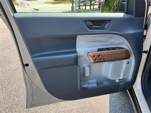 Used 2024 Ford Maverick Lariat w/ 4K Tow Package image 10