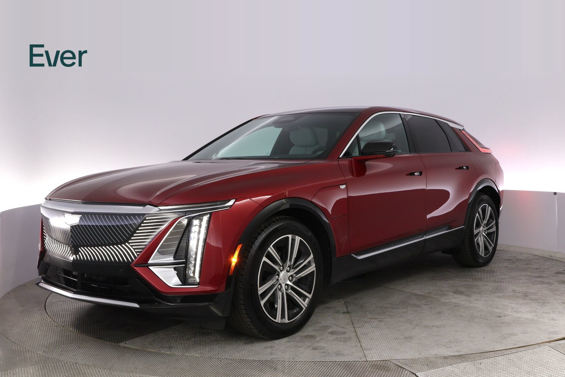 Used 2024 Cadillac Lyriq Luxury AWD/4WD image 2