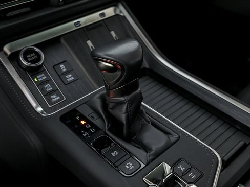 Used 2025 Lexus GX 550 AWD/4WD image 35