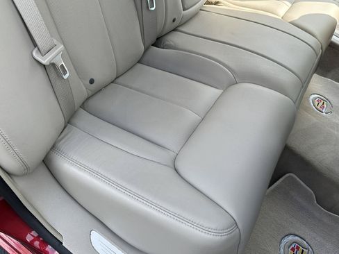 Used 2008 Cadillac DTS FWD image 38
