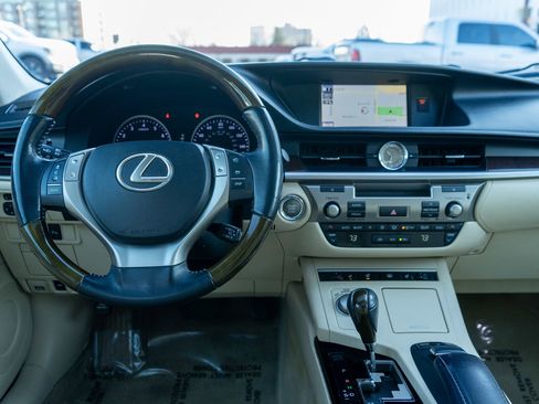 Used 2013 Lexus ES 350 w/ Premium Pkg image 12