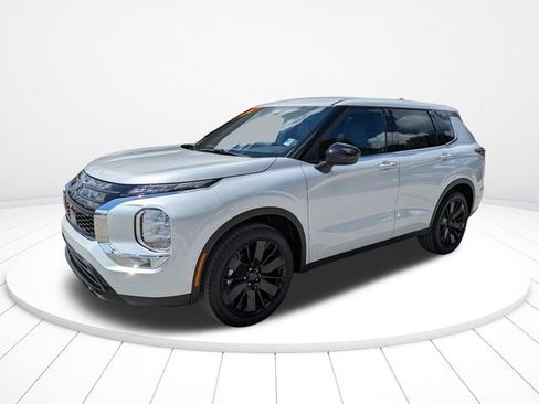 New 2026 Mitsubishi Outlander LE FWD image 8