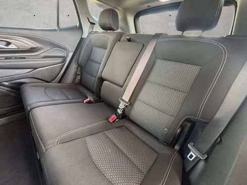 Used 2024 GMC Terrain SLE w/ Driver Convenience Package FWD image 28