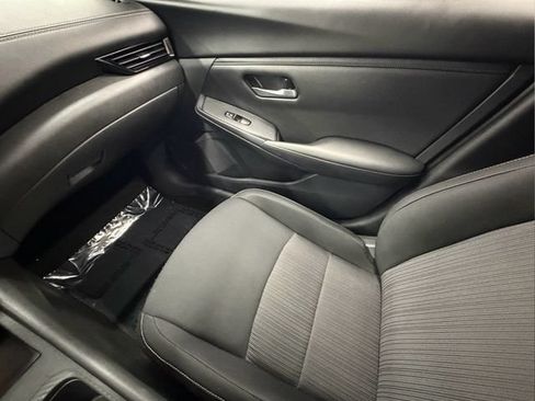 Certified 2025 Nissan Sentra SV FWD image 25