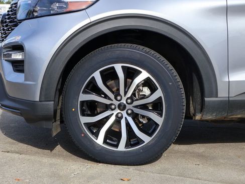 Used 2022 Ford Explorer ST-Line image 27