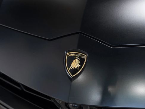 Used 2020 Lamborghini Urus image 16