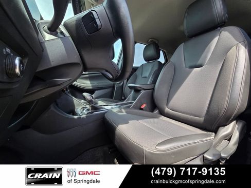 Used 2025 Buick Encore GX Preferred FWD image 23