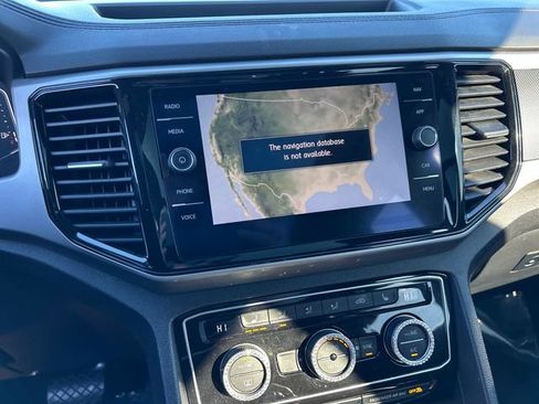 Used 2020 Volkswagen Atlas Cross Sport SEL image 26