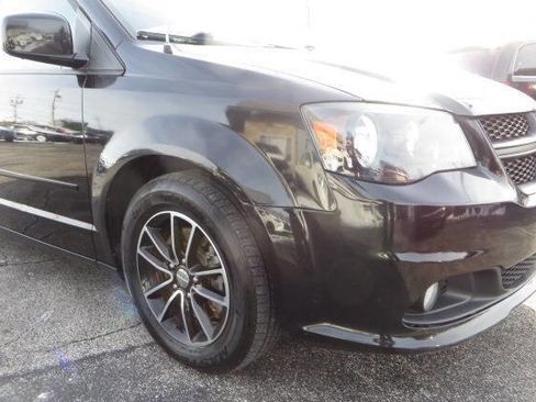 Used 2015 Dodge Grand Caravan SXT w/ Blacktop Package image 19