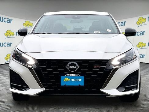 Used 2024 Nissan Altima 2.5 SR w/ SR Premium Package AWD/4WD image 2