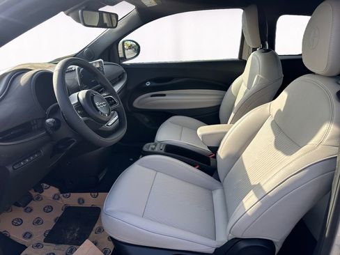 New 2025 FIAT 500 e image 9