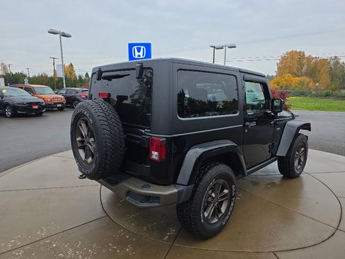 Used 2017 Jeep Wrangler Sahara image 9
