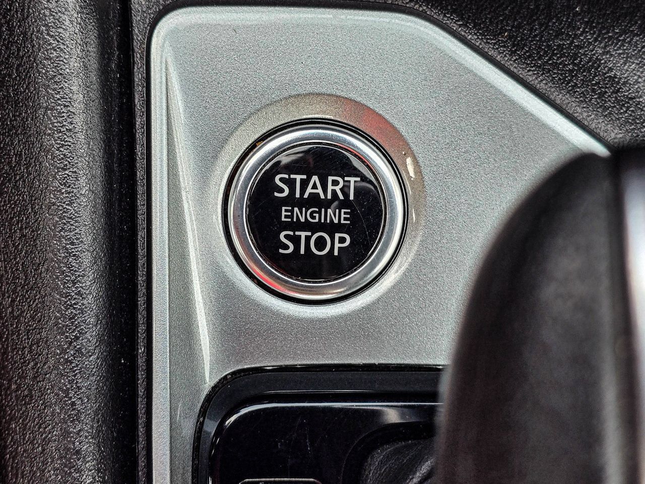 Used 2025 Nissan Altima 2.5 SV FWD image 23